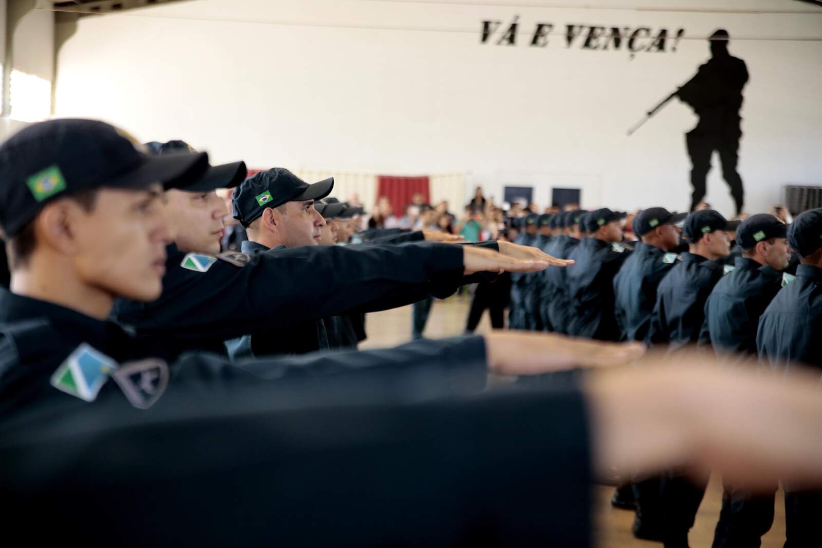 De autismo a finanças, civis podem dar aula para policiais por R$ 98